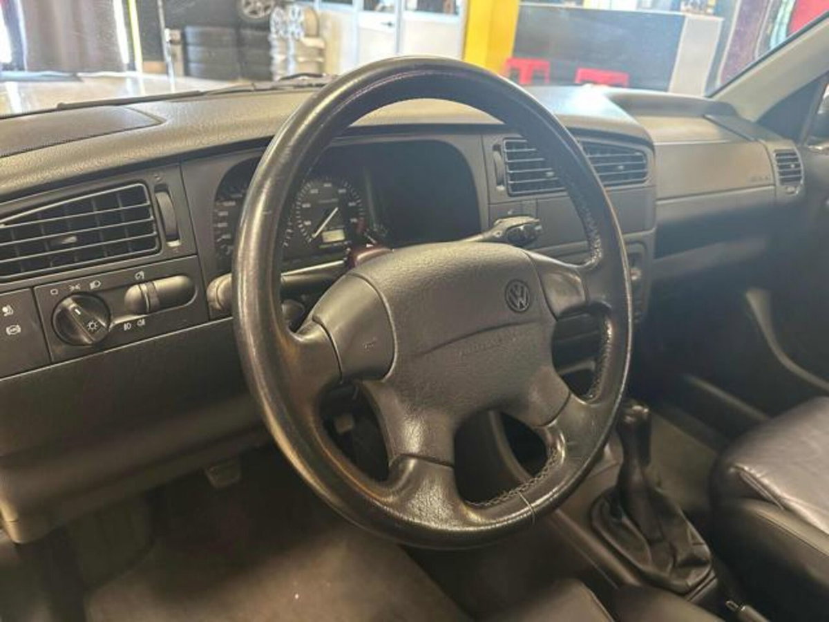 Volkswagen Golf 2.0 16V cat 5 porte GTI (6)