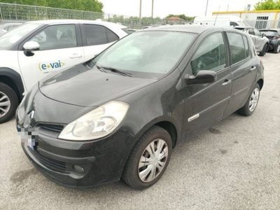 Renault Clio 1.2 16V 5 porte usata