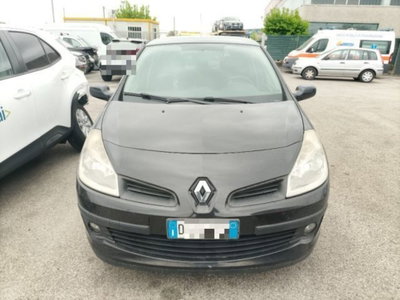 Renault Clio 1.2 16V 5 porte (2)