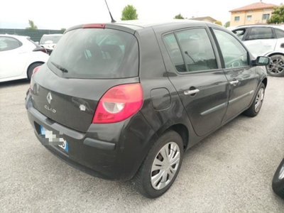 Renault Clio 1.2 16V 5 porte (7)