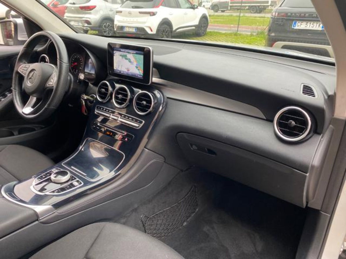 Mercedes-Benz GLC SUV 250 4Matic Business (10)