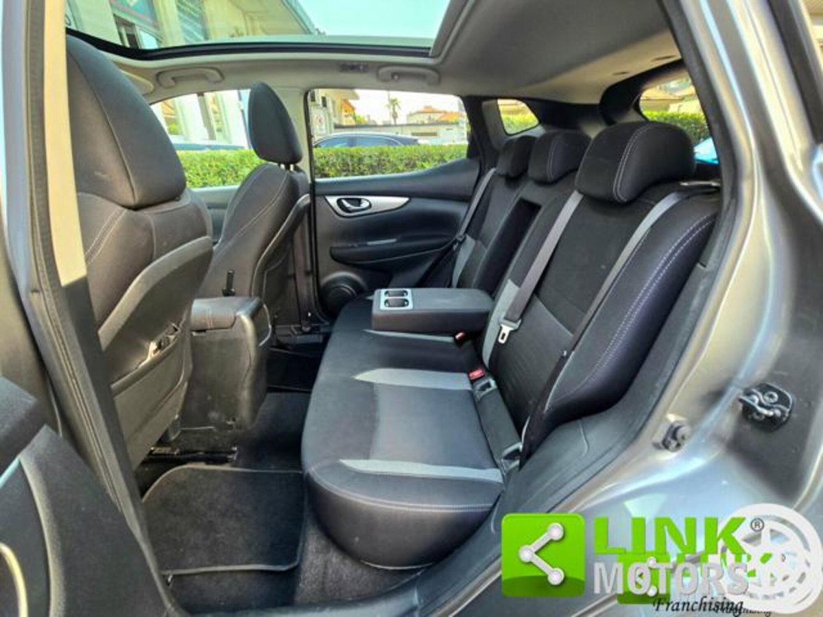 Nissan Qashqai 1.6 dCi 2WD N-Connecta (11)