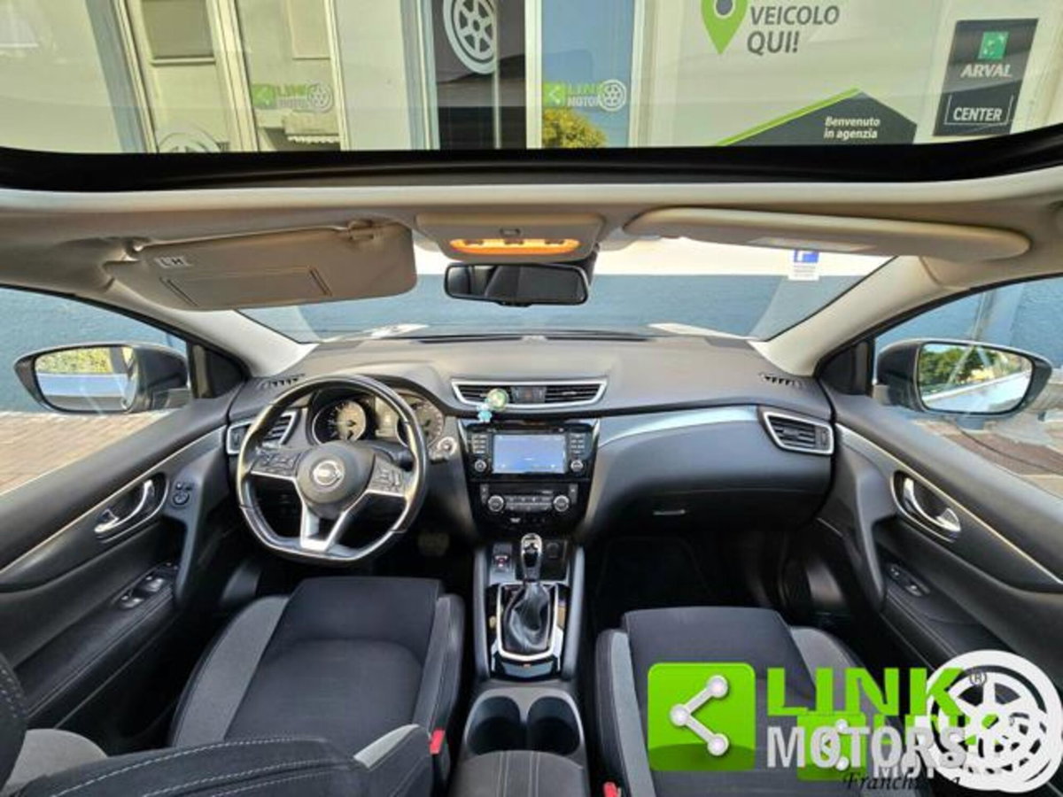 Nissan Qashqai 1.6 dCi 2WD N-Connecta (9)