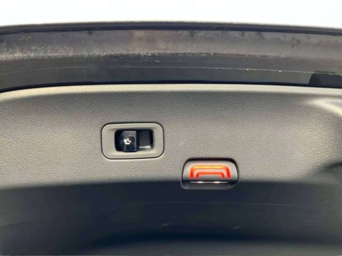 Mercedes-Benz GLC SUV 220 d AMG Line Premium Plus 4matic auto (15)