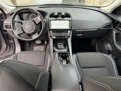 Jaguar F-Pace 2.0 D 180 CV aut. R-Sport (11)