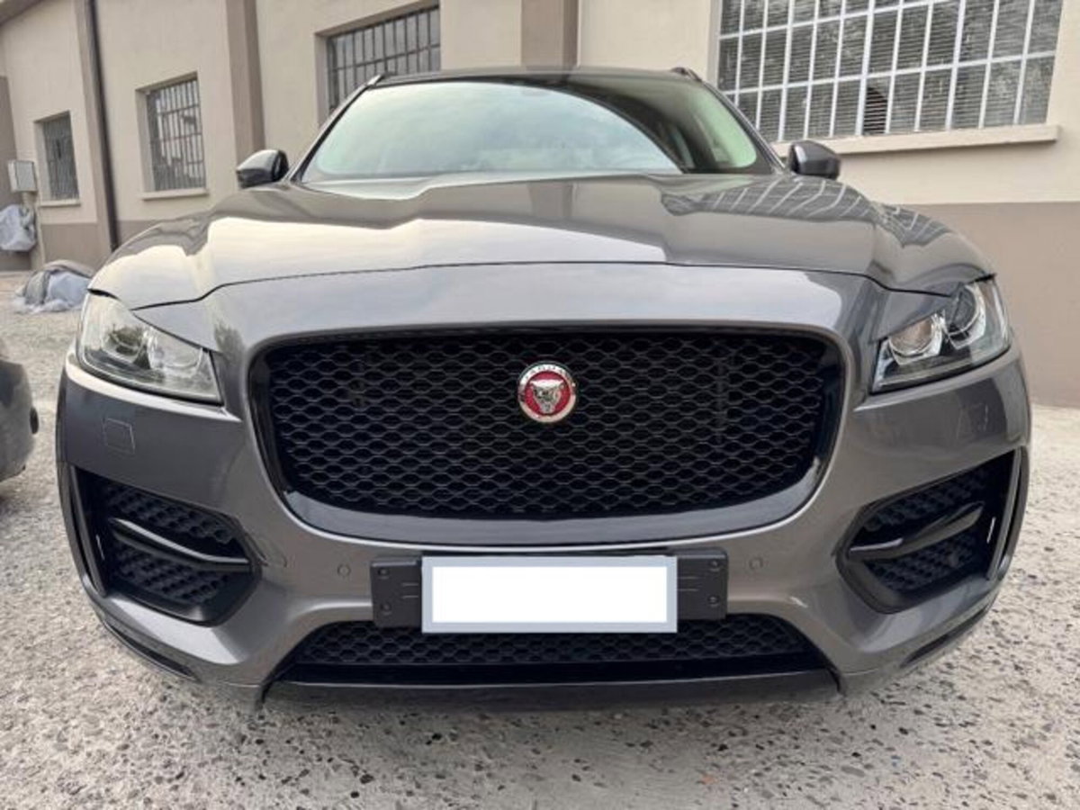 Jaguar F-Pace 2.0 D 180 CV aut. R-Sport (2)