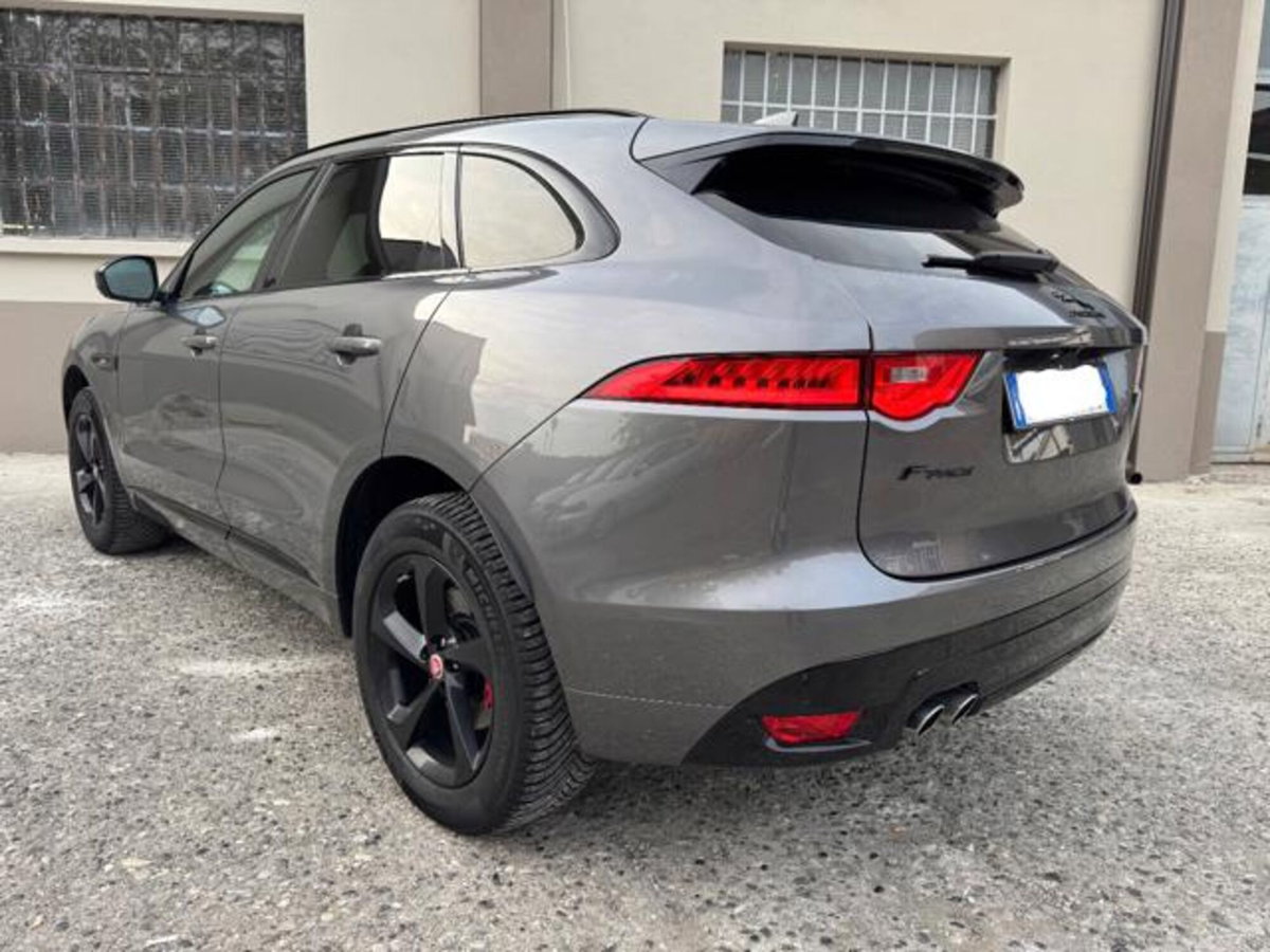 Jaguar F-Pace 2.0 D 180 CV aut. R-Sport (4)