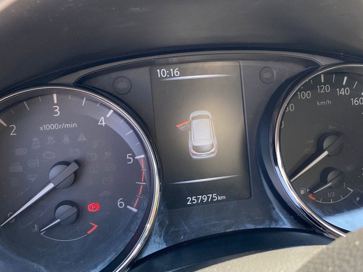 Nissan Qashqai 1.5 dCi Acenta (19)
