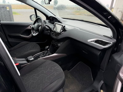 Peugeot 2008 120 S&S Allure (7)