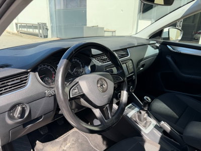 Skoda Octavia Station Wagon 1.6 TDI SCR 115 CV Wagon Executive (10)