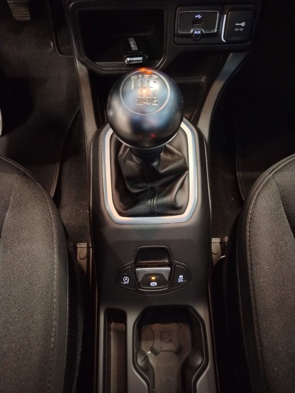 Jeep Renegade 1.6 Mjt 120 CV Limited (18)