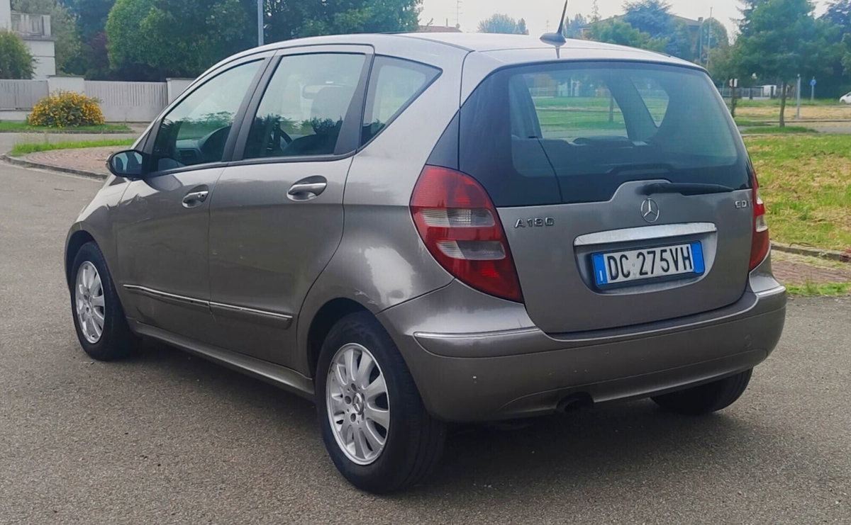 Mercedes-Benz Classe A 180 CDI Avantgarde (9)
