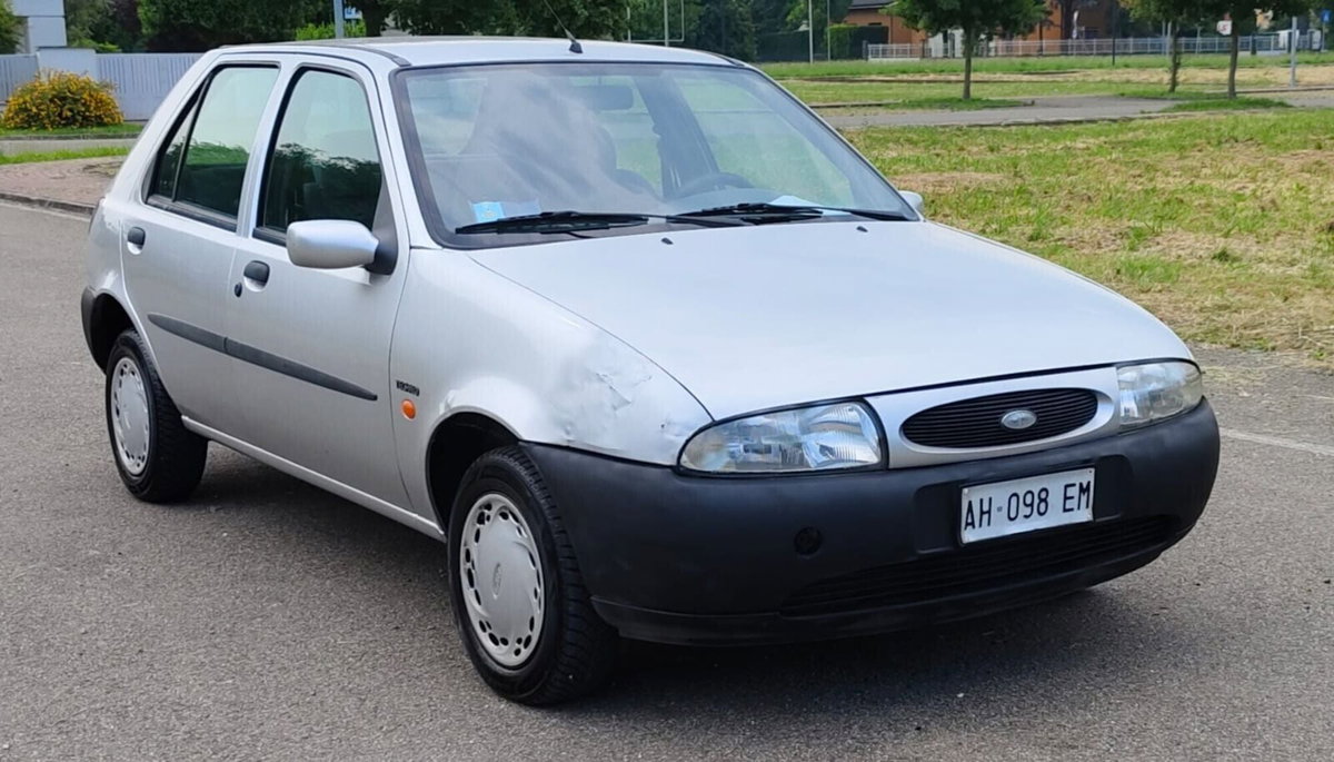 Ford Fiesta 1.2i 16V cat 5 porte Ghia