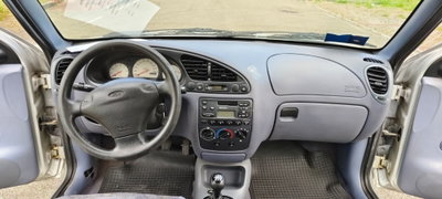 Ford Fiesta 1.2i 16V cat 5 porte Ghia (16)