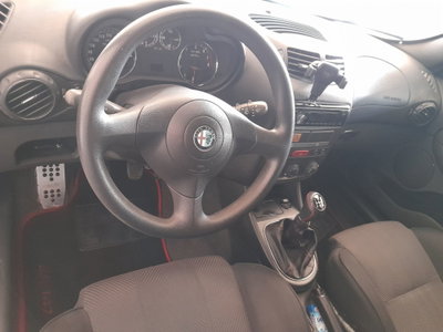 Alfa Romeo 147 1.6 16V TS (105) 5 porte Moving (8)