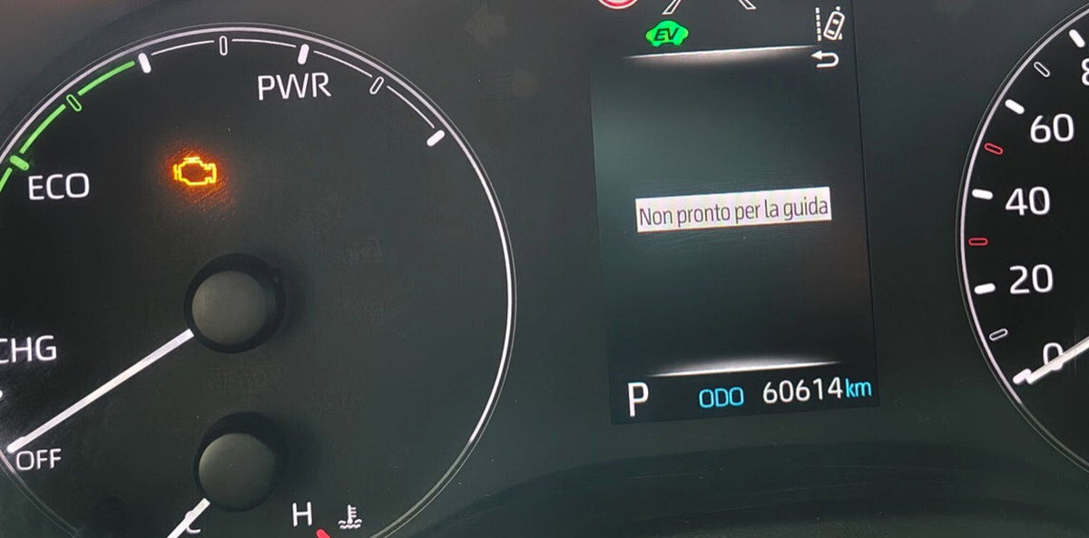 Toyota Yaris 1.5 Hybrid 5 porte Energy (4)