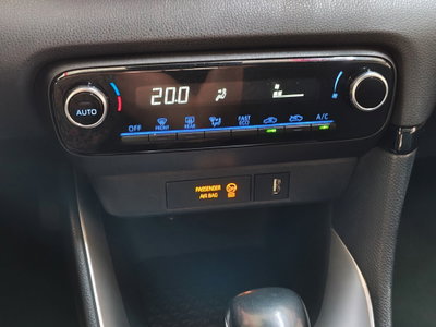 Toyota Yaris 1.5 Hybrid 5 porte Active (5)