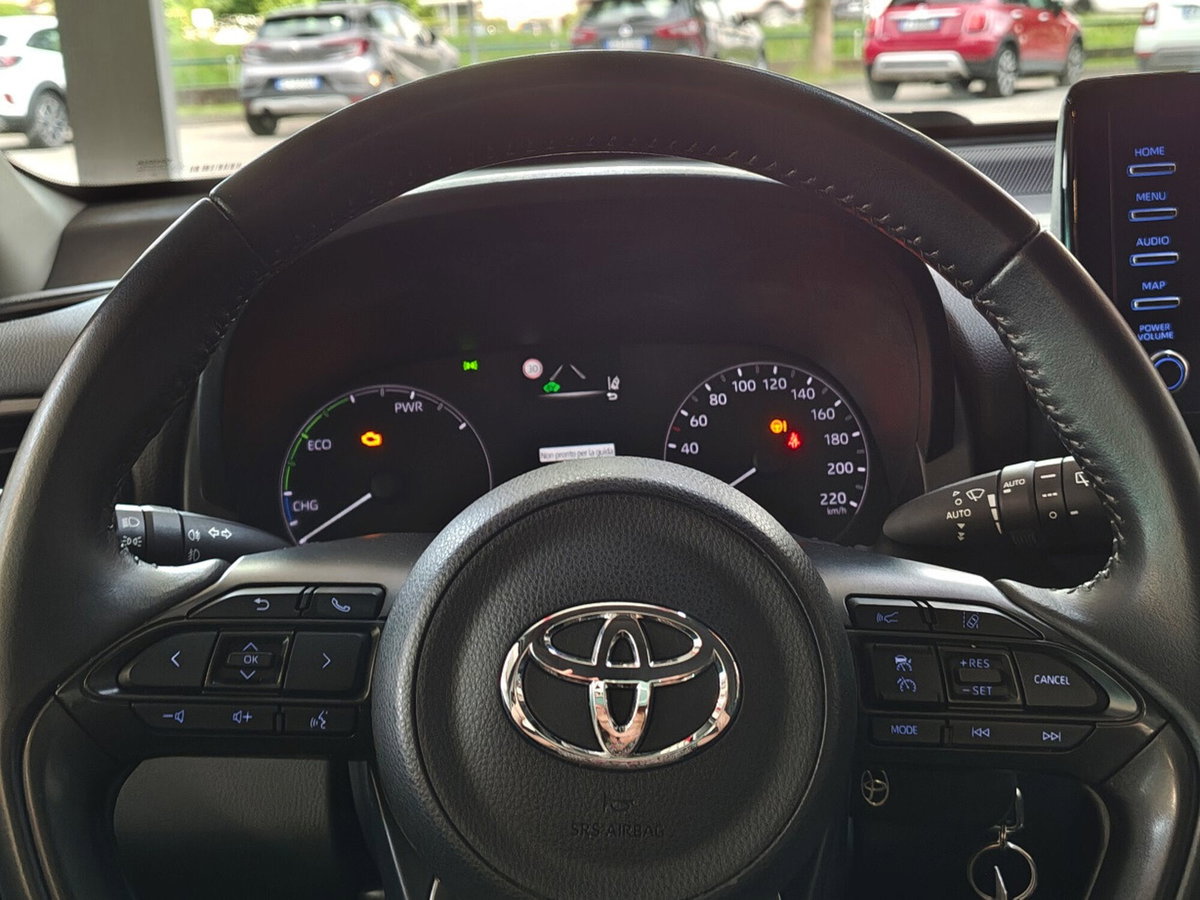 Toyota Yaris 1.5 Hybrid 5 porte Energy (9)