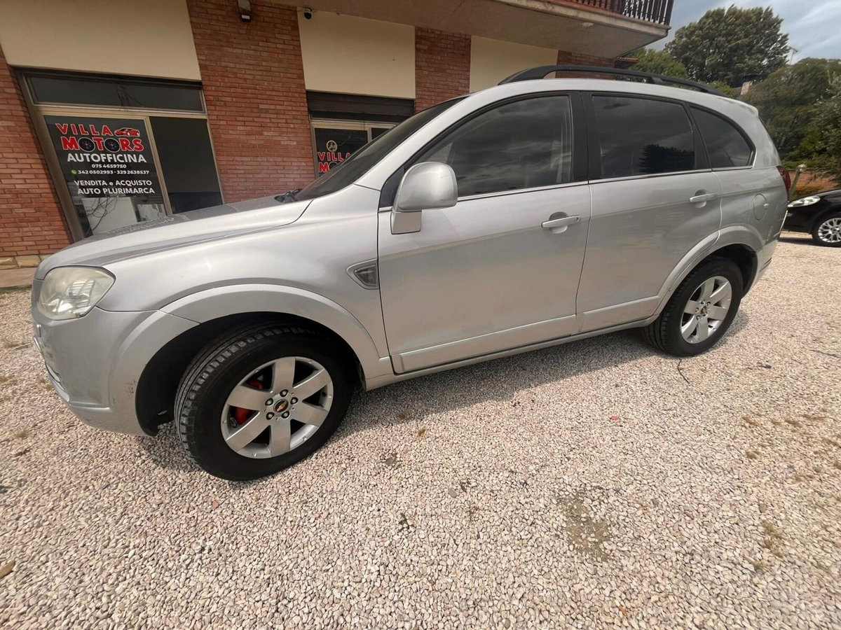 Chevrolet Captiva 2.0 VCDi 2WD (11)