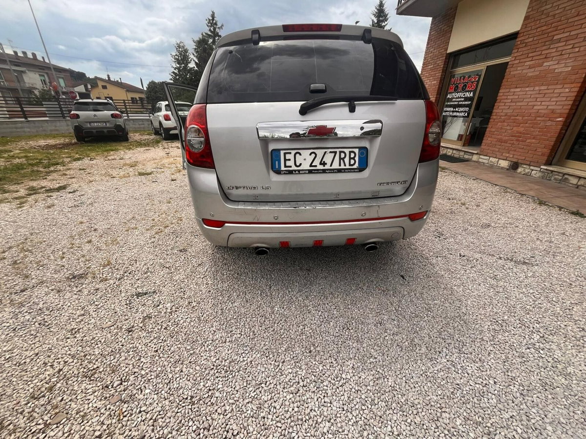 Chevrolet Captiva 2.0 VCDi 2WD (2)