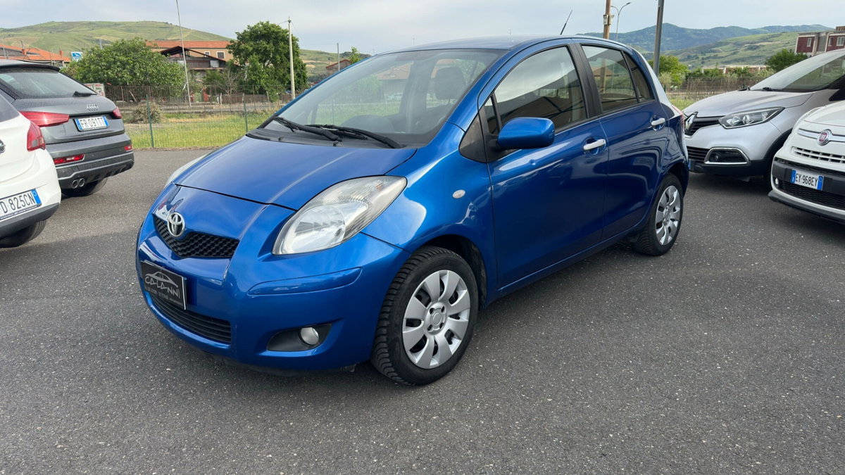 Toyota Yaris 1.0 5 porte