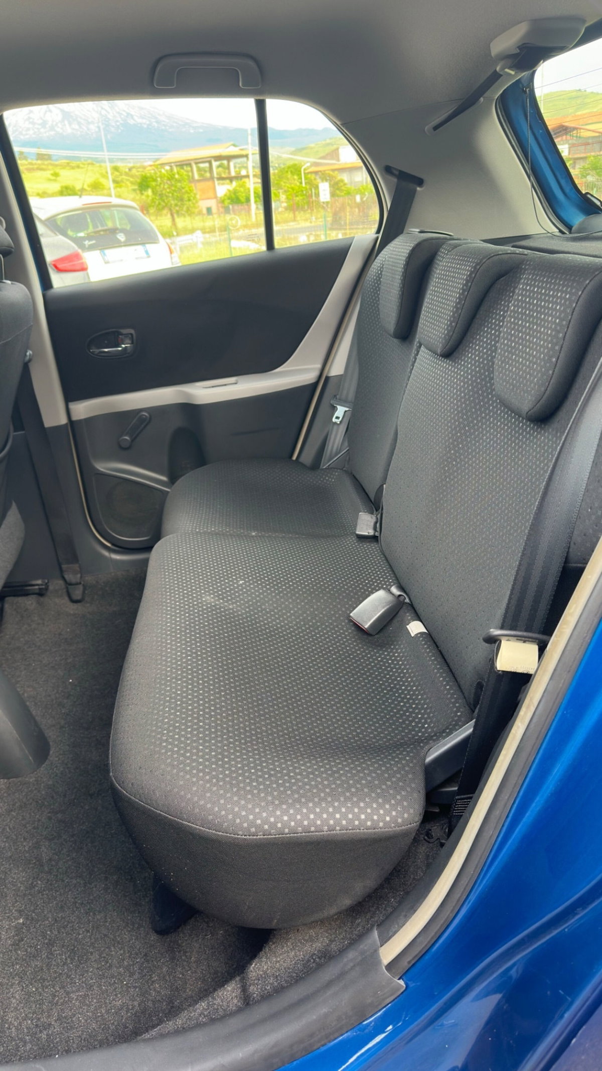 Toyota Yaris 1.0 5 porte (7)