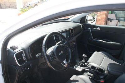 Kia Sportage 1.7 CRDI 2WD Cool (8)