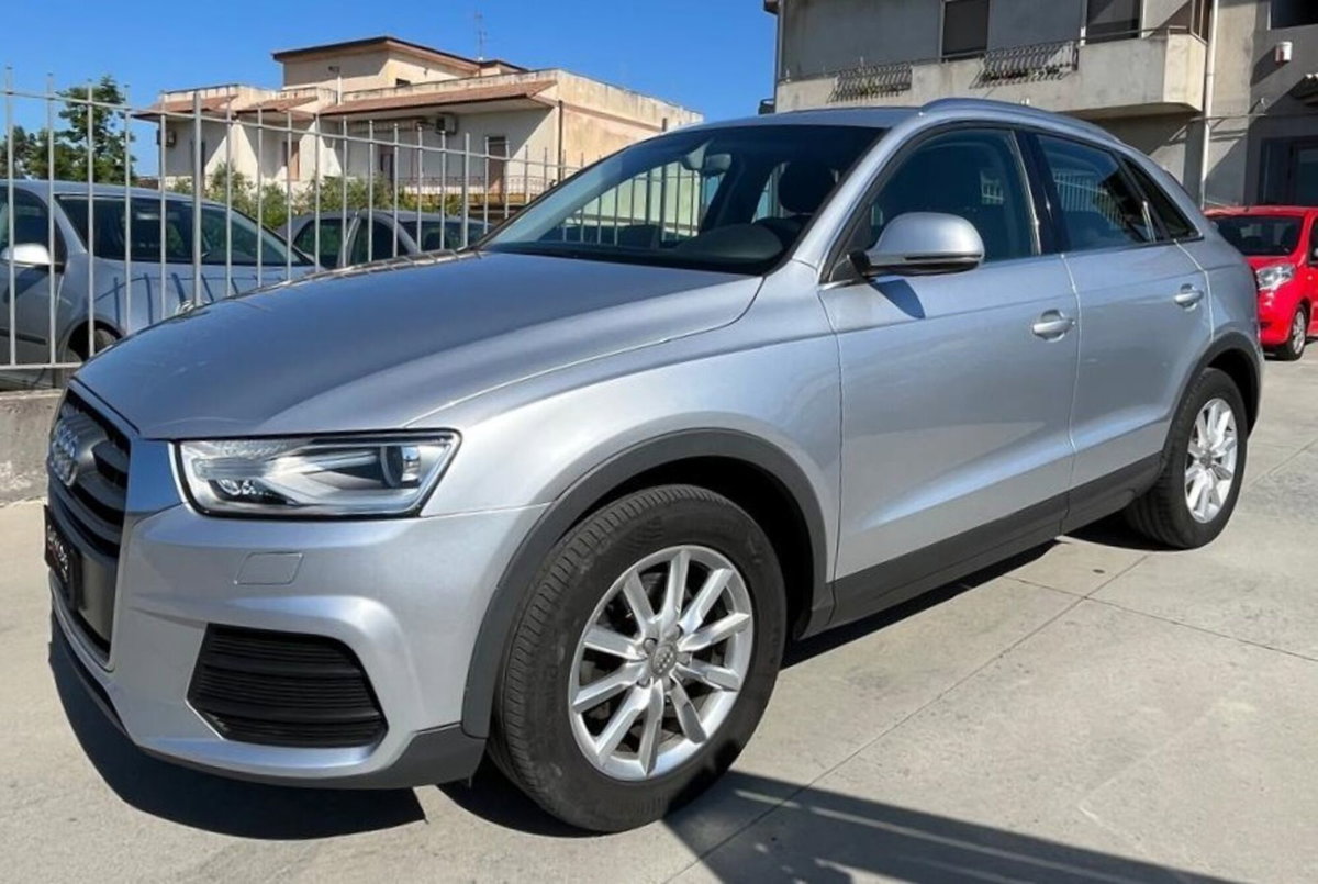 Audi Q3 2.0 TDI 120 CV Business