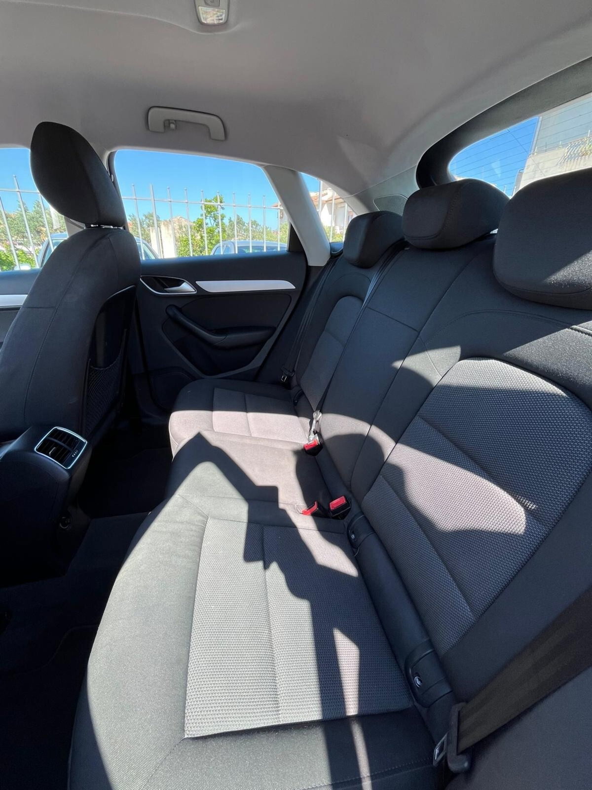 Audi Q3 2.0 TDI 120 CV Business (14)