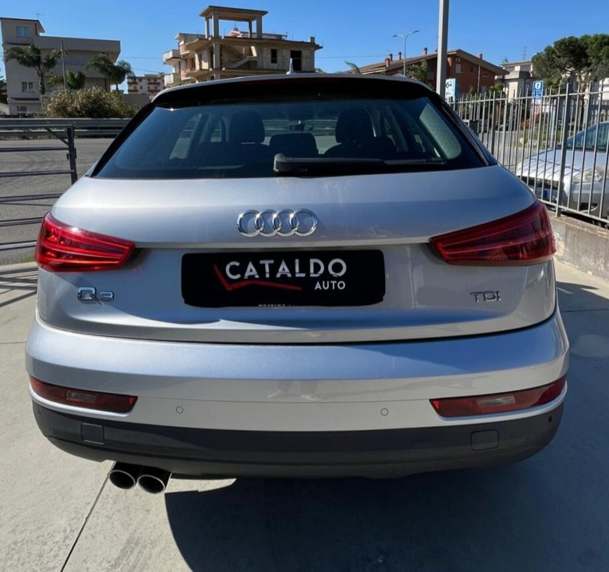 Audi Q3 2.0 TDI 120 CV Business (3)