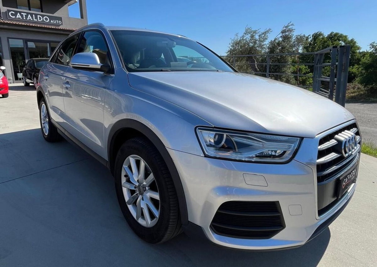 Audi Q3 2.0 TDI 120 CV Business (5)