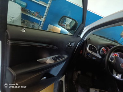 Fiat Freemont 2.0 Mjt 170 CV 4x4 Automatica Lounge (11)