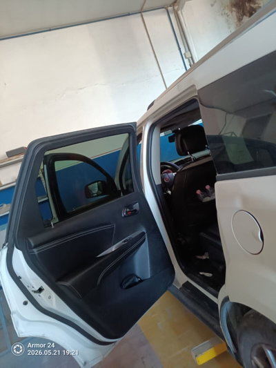 Fiat Freemont 2.0 Mjt 170 CV 4x4 Automatica Lounge (14)