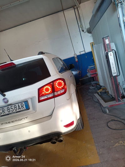 Fiat Freemont 2.0 Mjt 170 CV 4x4 Automatica Lounge (3)