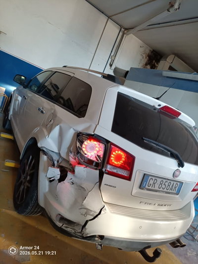 Fiat Freemont 2.0 Mjt 170 CV 4x4 Automatica Lounge (4)
