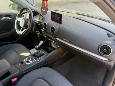 Audi A3 Sportback 1.6 TDI 116 CV Sport (16)