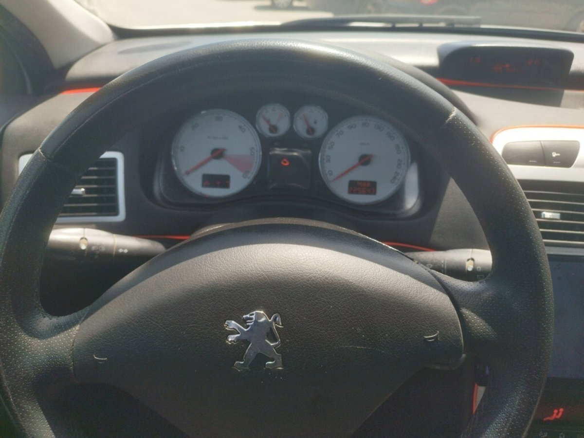 Peugeot 307 16V HDi FAP 110CV 3p. Australian (10)