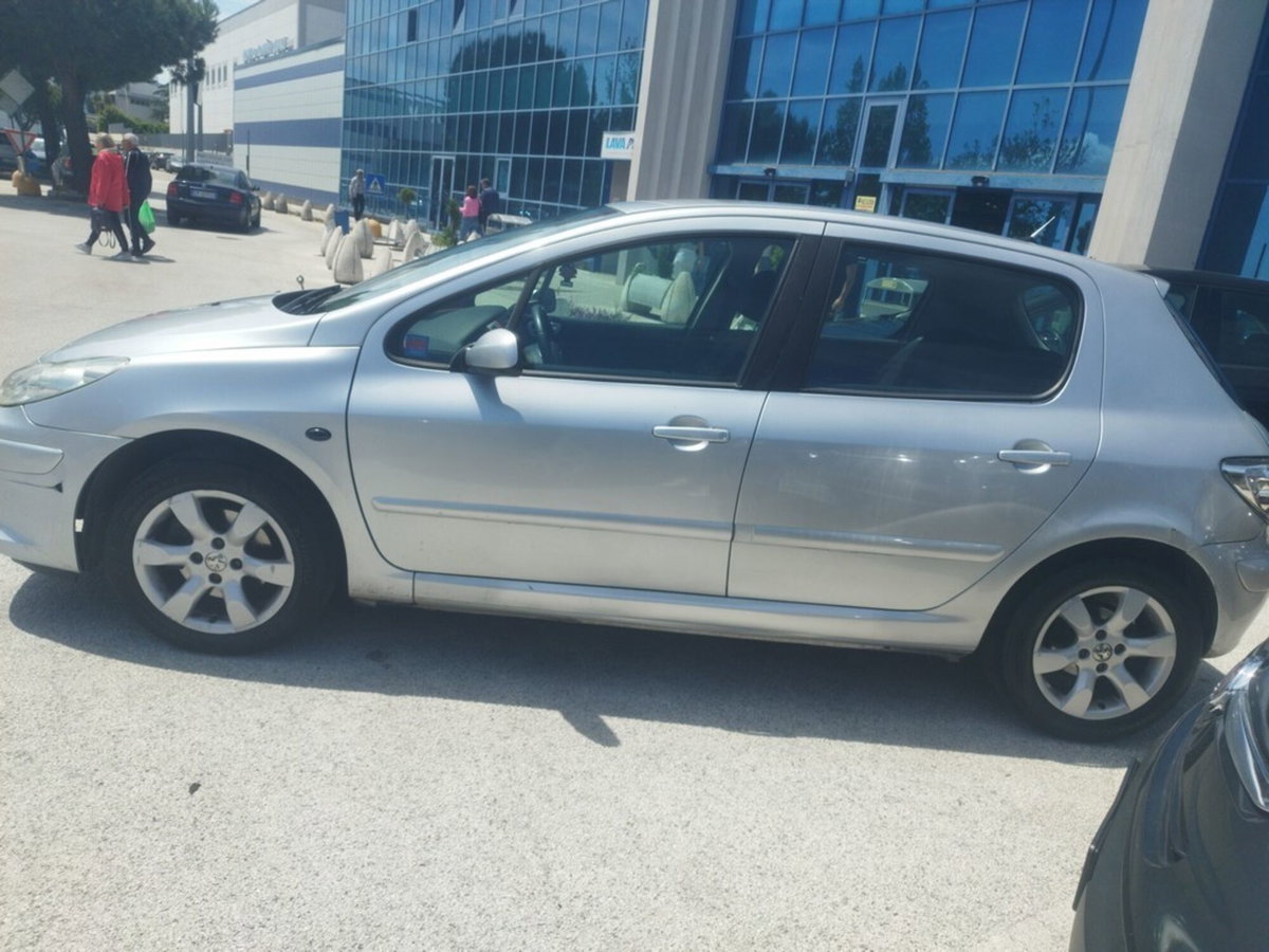 Peugeot 307 16V HDi FAP 110CV 3p. Australian (4)