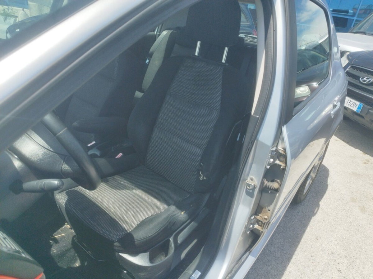 Peugeot 307 16V HDi FAP 110CV 3p. Australian (7)