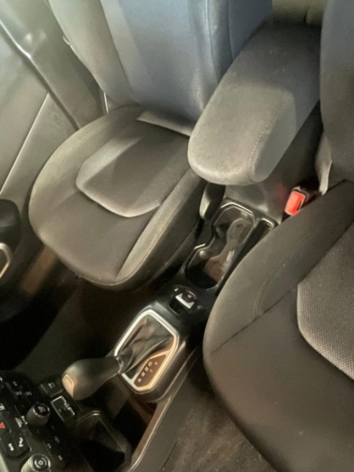Jeep Renegade 1.6 Mjt DDCT 120 CV Longitude (4)