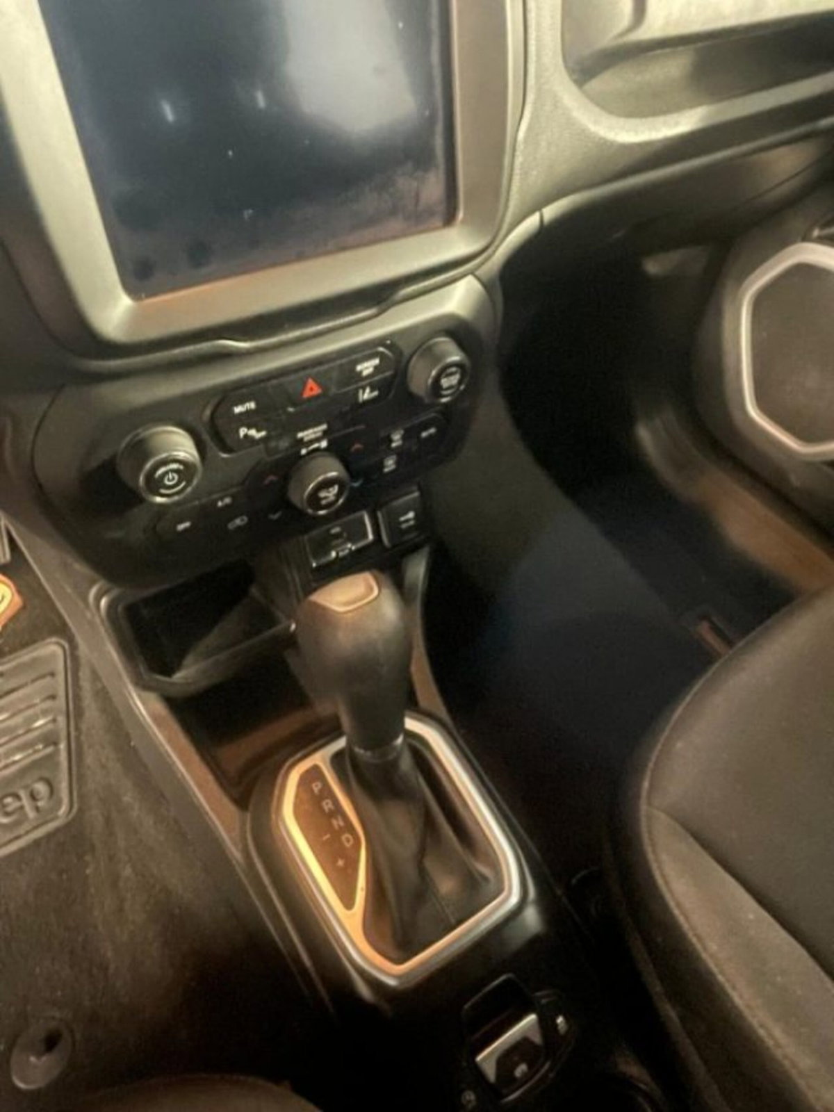 Jeep Renegade 1.6 Mjt DDCT 120 CV Longitude (9)