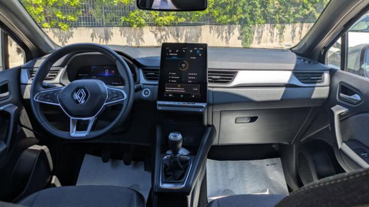 Renault Captur 1.0 tce Techno 90cv (10)