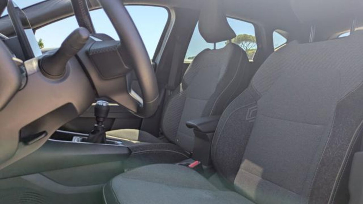Renault Captur 1.0 tce Techno 90cv (13)