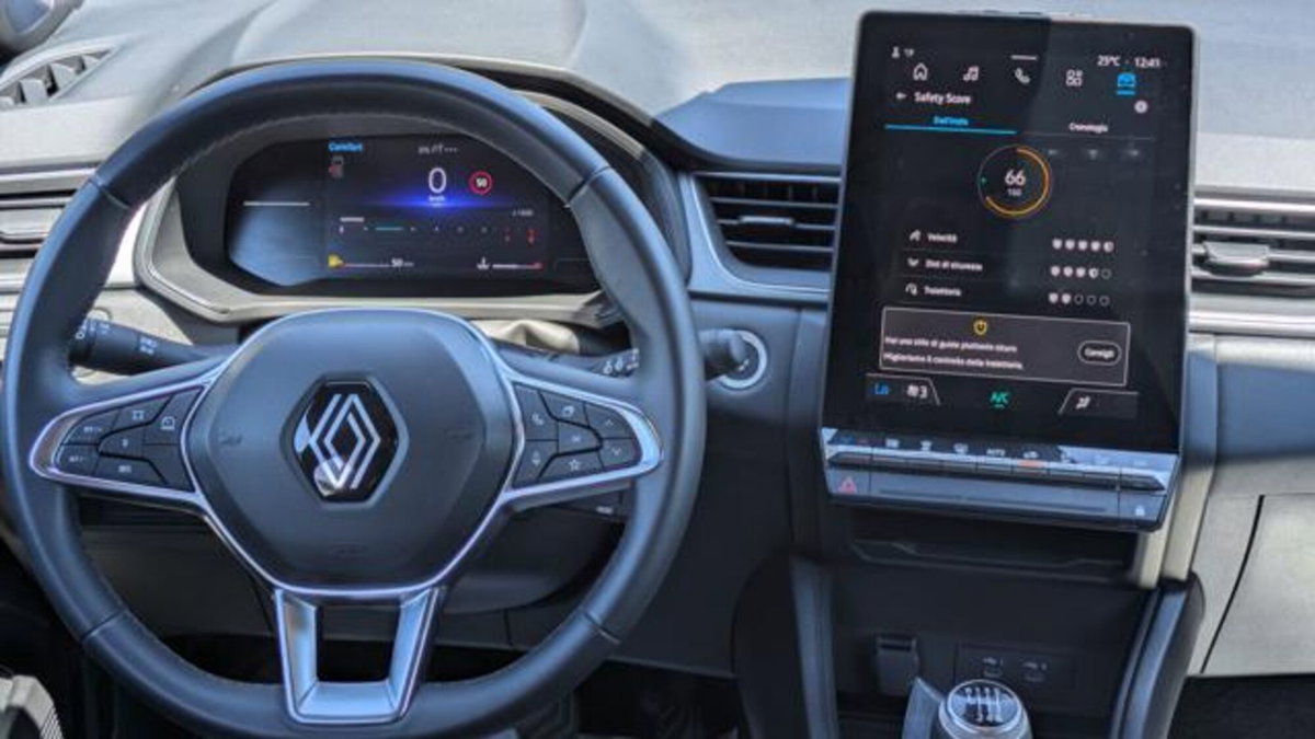 Renault Captur 1.0 tce Techno 90cv (6)