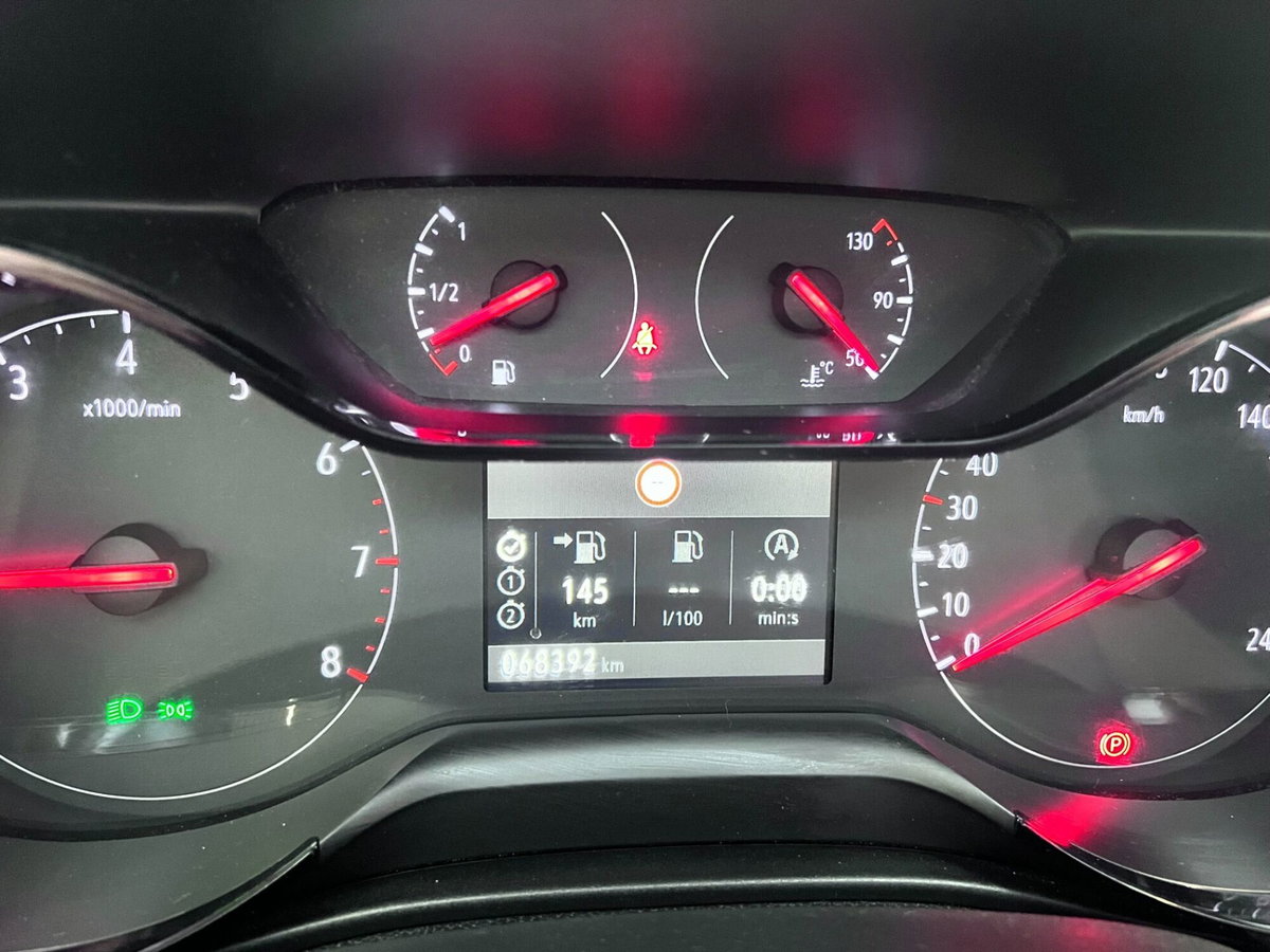 Opel Corsa 1.2 Elegance (7)