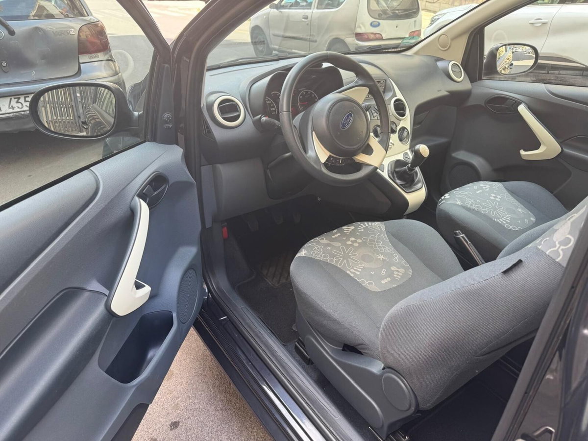 Ford Ka 1.2 8V 69CV Titanium (13)