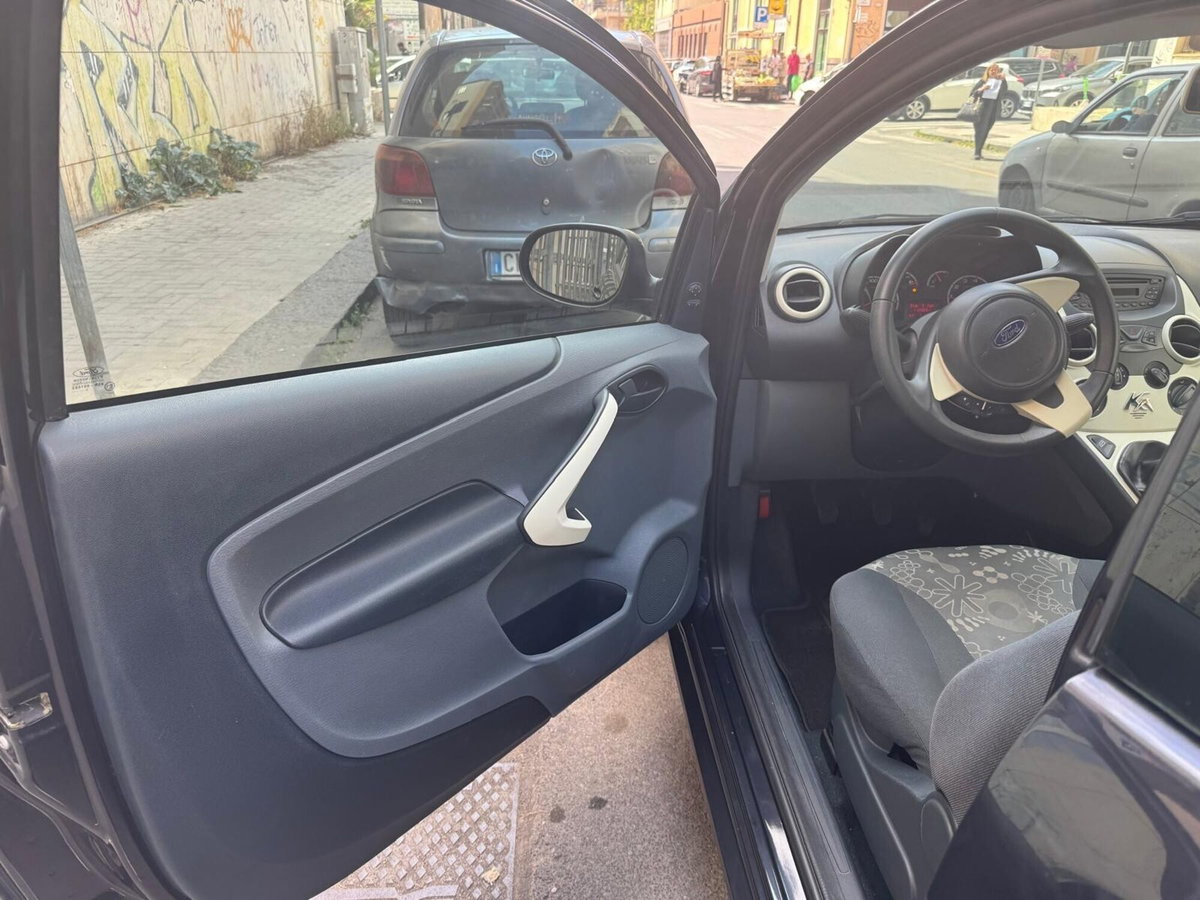 Ford Ka 1.2 8V 69CV Titanium (14)