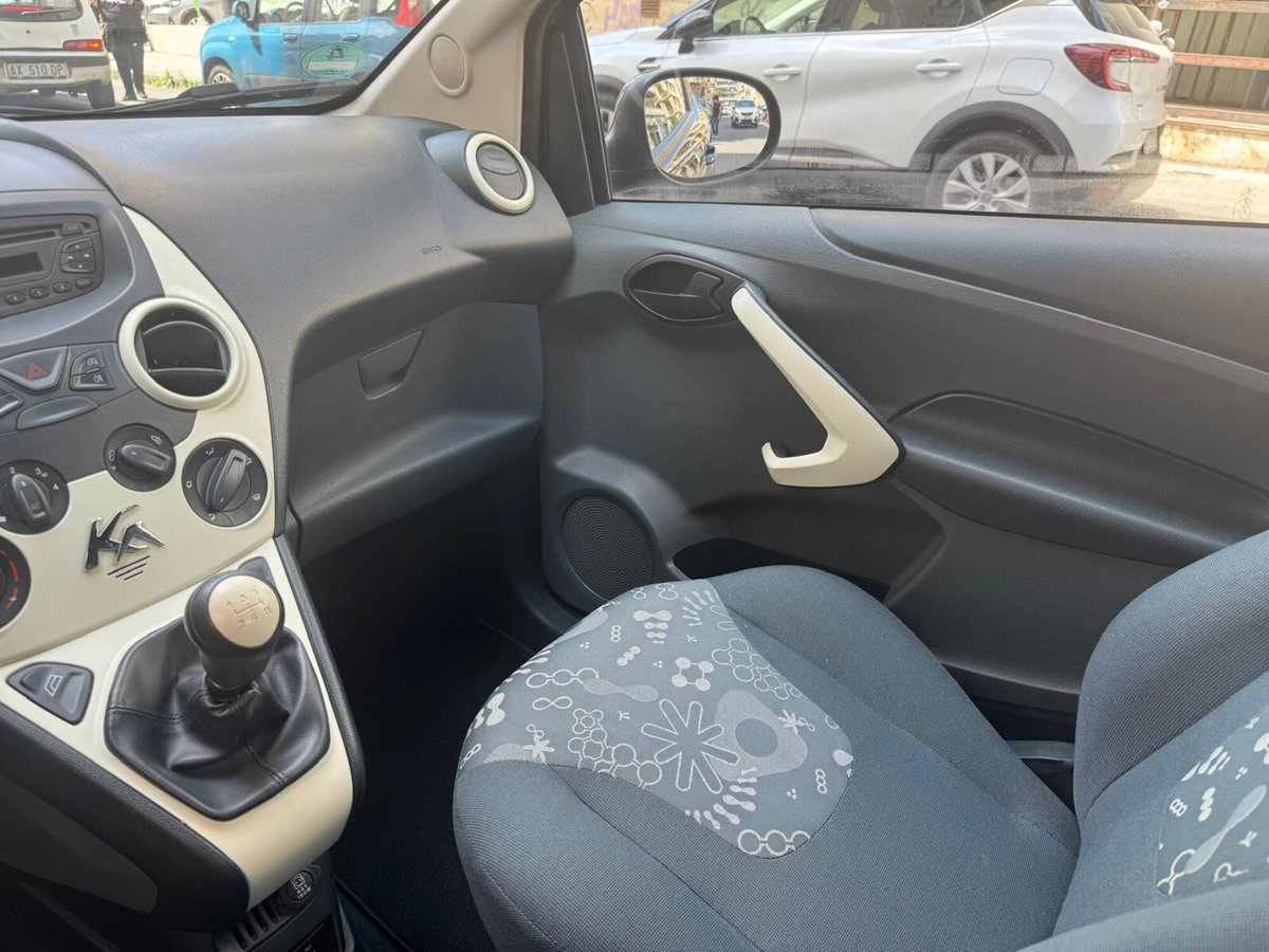 Ford Ka 1.2 8V 69CV Titanium (16)