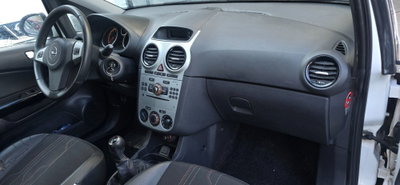 Opel Corsa 1.2 85CV 5 porte GPL-TECH Edition (11)