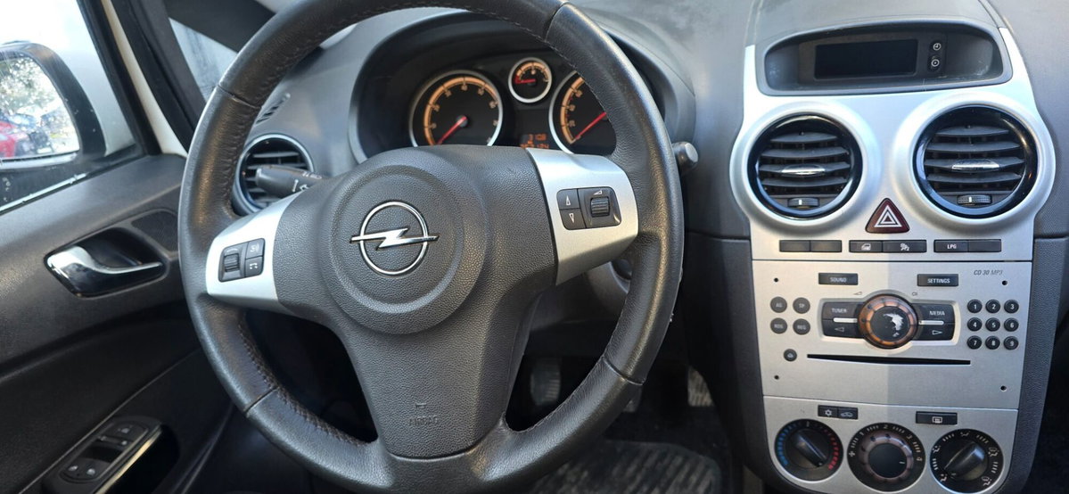 Opel Corsa 1.2 85CV 5 porte GPL-TECH Edition (13)